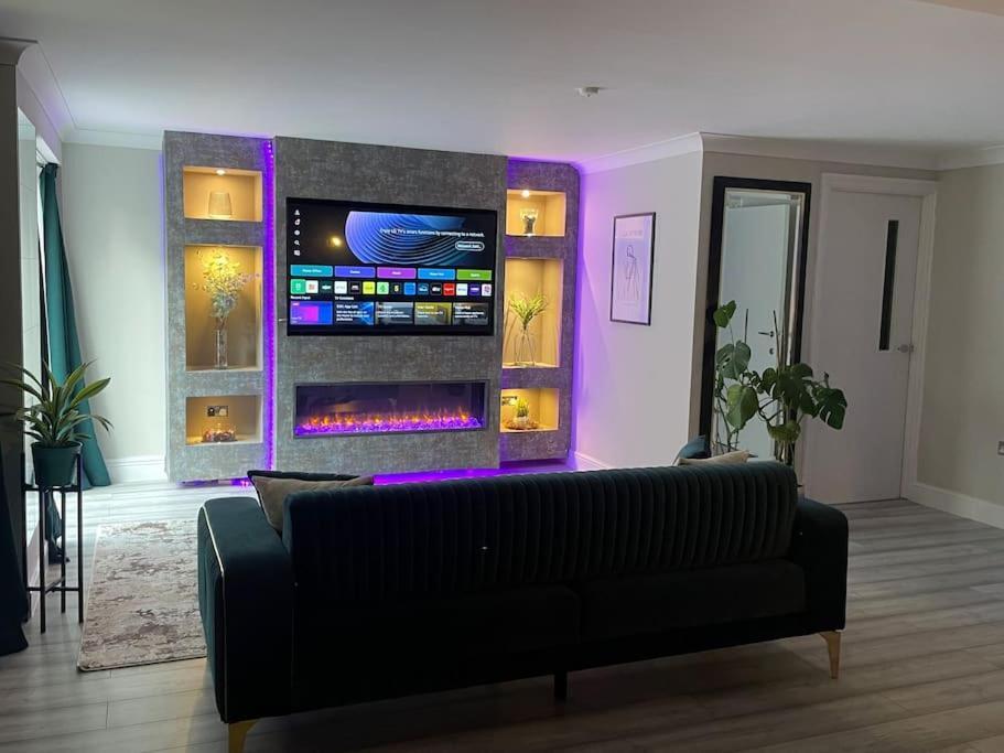 The Exclusive Jacuzzi Apartment Birmingham Eksteriør bilde